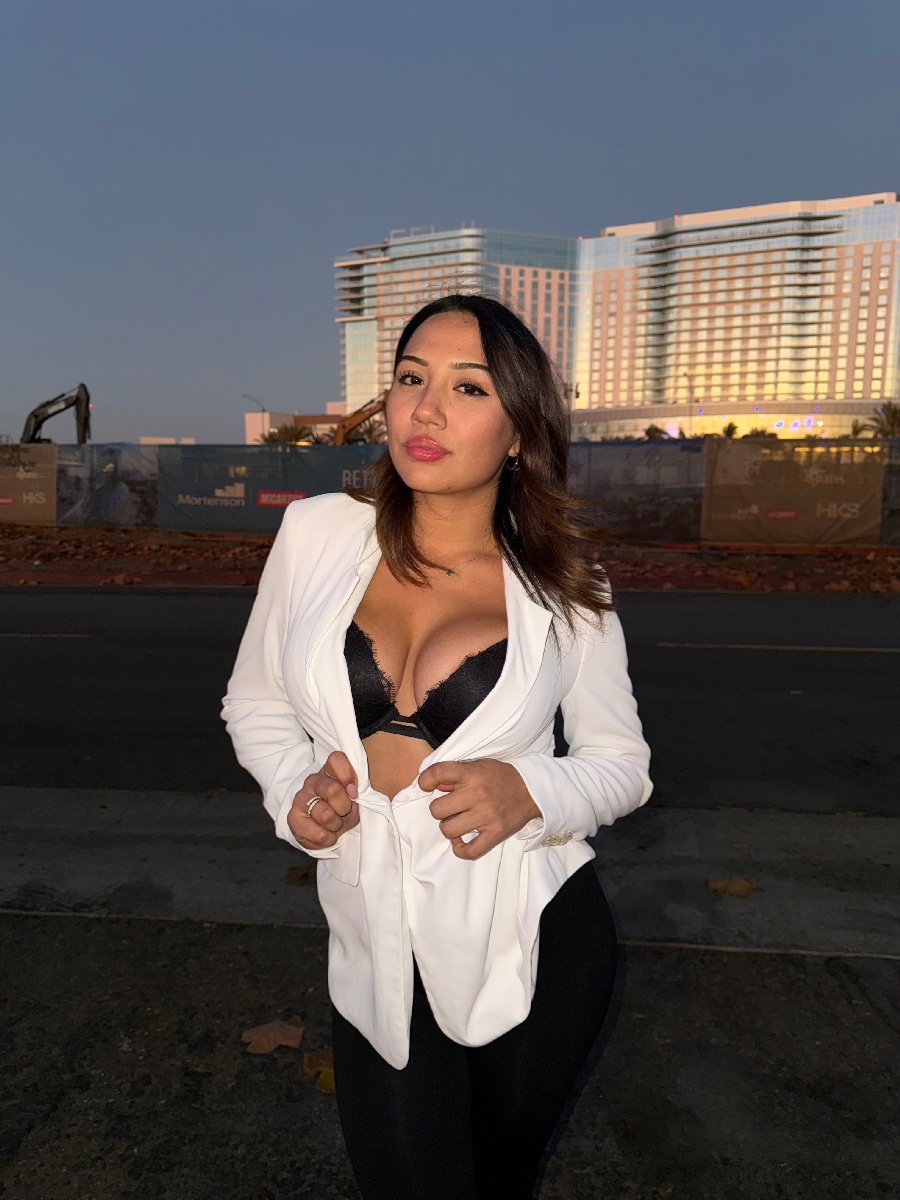 Take a pause and enjoy Ali Cruz — streaming from Ranchi