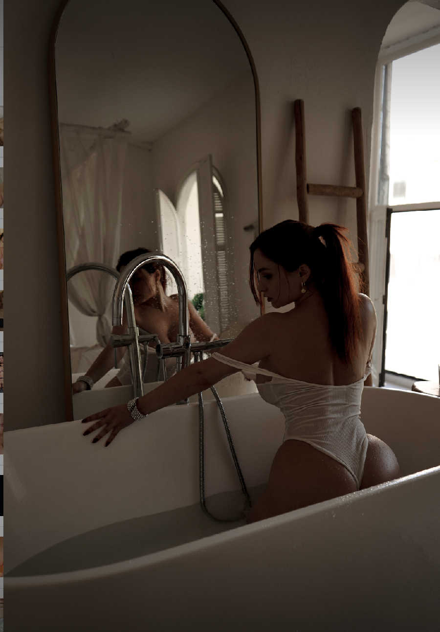 A playful frame from Miranda Faith nude — online in Ranchi