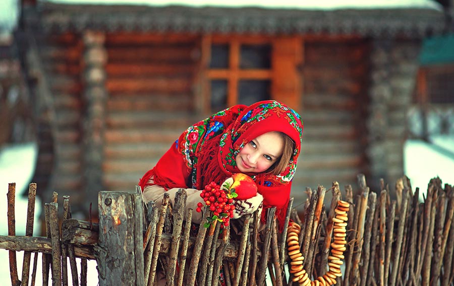Sexy girl Women in Slavic costumes in Ranchi