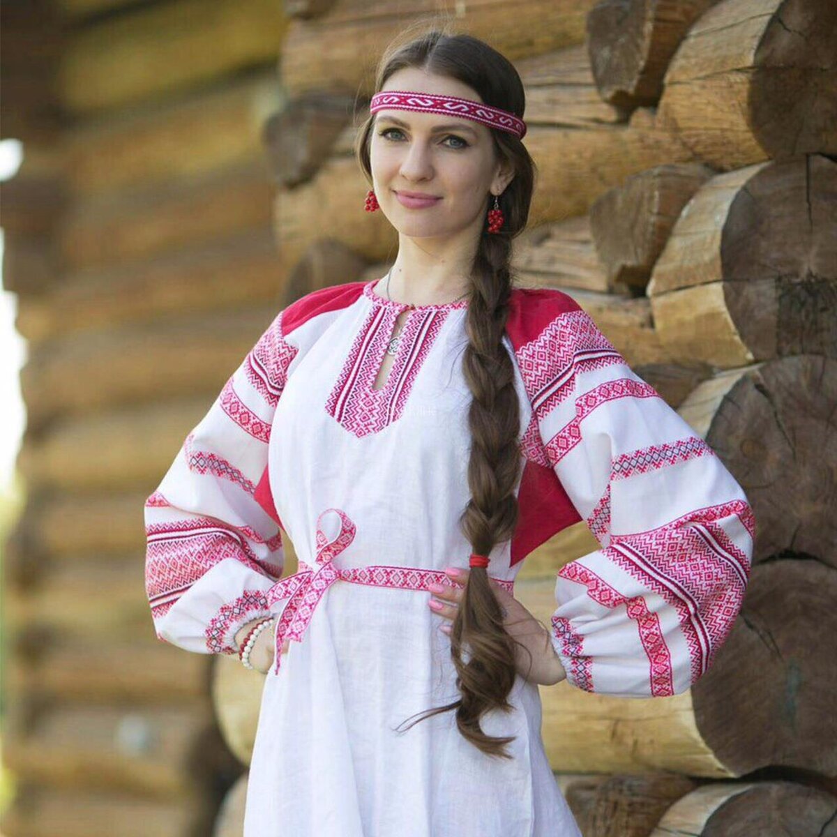 Girls in Slavic costumes in Ranchi