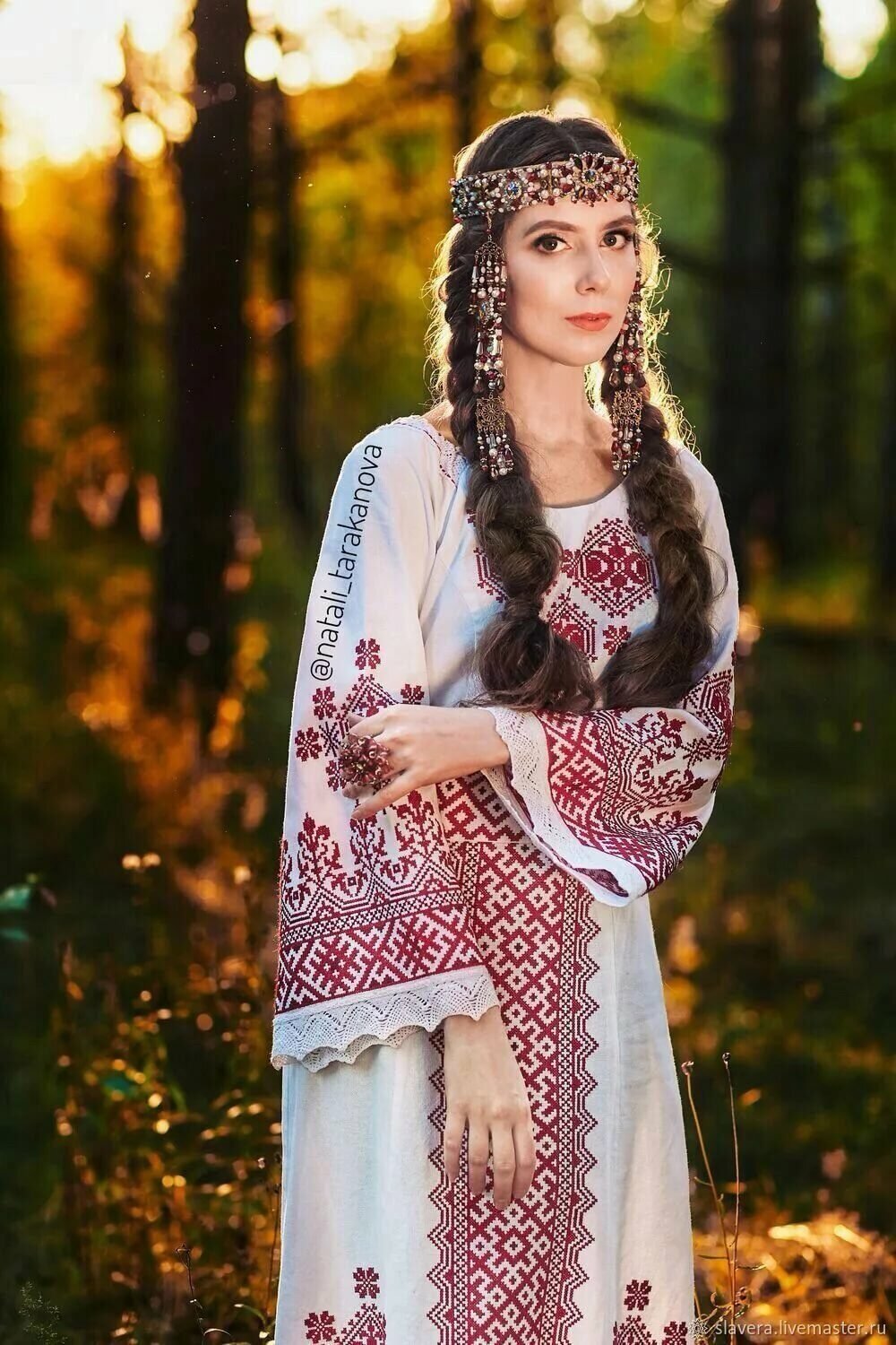 Girls in Slavic costumes in Ranchi